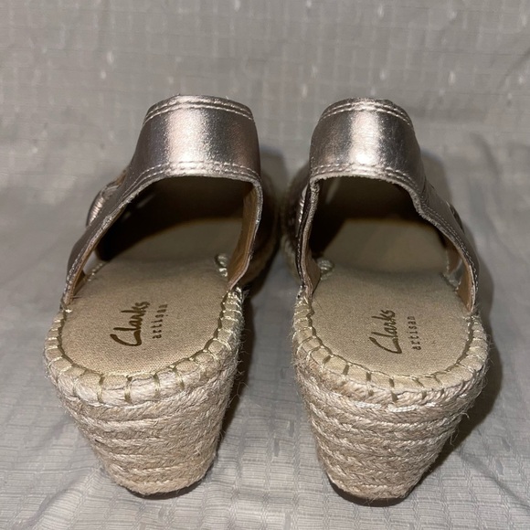 NWT Clarks Women’s Petrina Gail Metallic Gold Espadrille Sandals - Picture 4 of 10